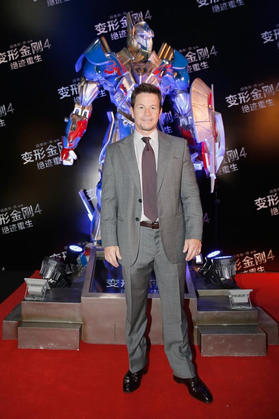 Transformers Beijing Premiere BEIJING, CHINA - JUNE 23: Mark Wahlberg arrives the red carpet for Beijing premiere screening of 'Transformers: Age of Extinction' at Wanda CBD cinema on June 23, 2014 in Beijing, China. (Photo by Lintao Zhang/Getty Images for Paramount)