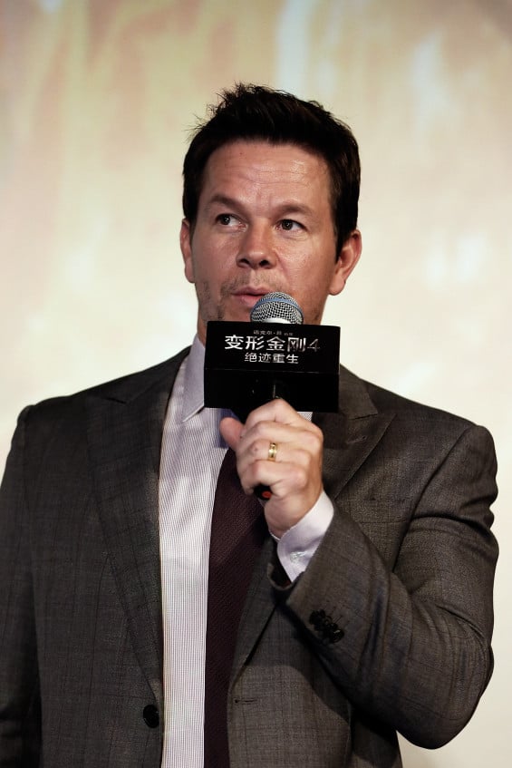 BEIJING, CHINA - JUNE 23: Actor Mark Wahlberg attends the Beijing premiere"Transformers: Fall of Time"at Wanda Plaza on June 23, 2014 in Beijing, China. (Photo by Lintao Zhang/Getty Images for Paramount)