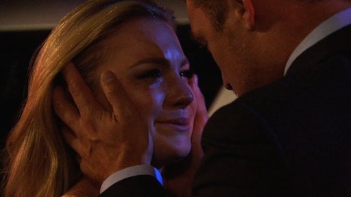 Megan leaves on her own. Before the rose ceremony, Megan asks Chris tough questions about their relationship and the answers maker her pack up and leave "The Bachelor".