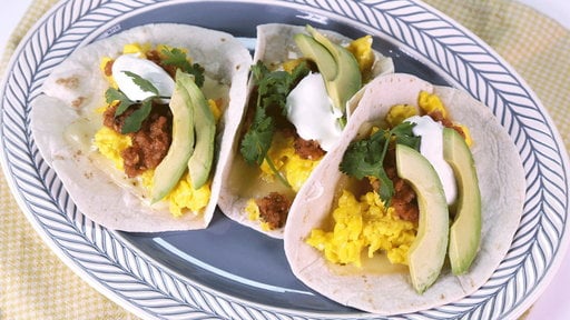Learn how to make the delicious breakfast taco that Clinton Kelly made on "The Chew" on Wednesday, March 18, 2015.