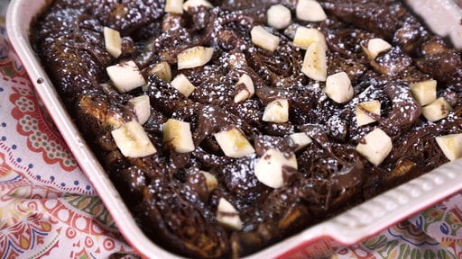 If you'd like to learn how to make the delicious croissant bread pudding that Daphne Oz made on "The Chew" on Monday, April 20, 2015, please watch the video below!