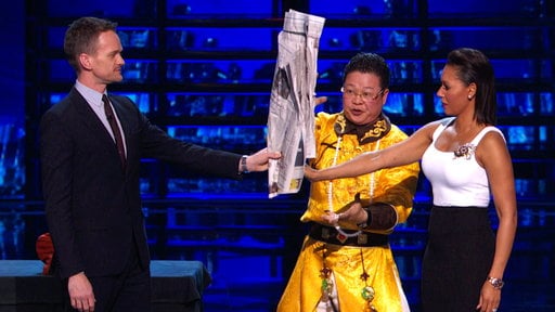 America's Got Talent season 10 episode 8: Judge Cuts. Grand Master Qi Feilong attempts to light a fire with his energy.