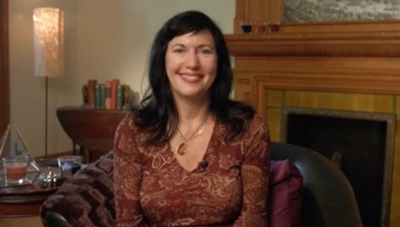 Renowned scent expert Rachel Herz, Ph.D joined Candace Rose for an interview to dish on how the scent of autumn can change your outlook on life!