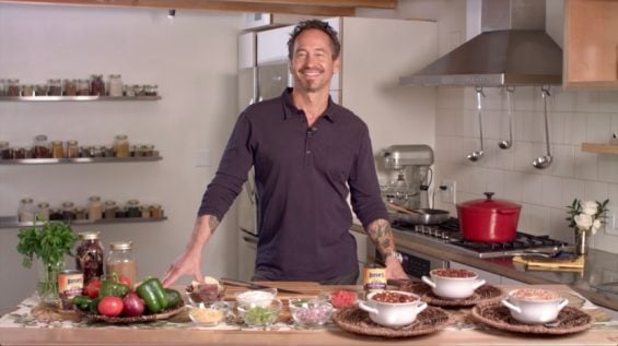 Renowned chef Jeffrey Saad joined Candace Rose for an interview to share the secret preparing a delicious bowl of chili! She also shared three different chili recipes that are sure to be staples in your home. candieanderson blog