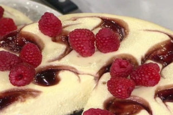 Watch the Debutante Farmer (Elizabeth Heiskell) show Tamron Hall how to make three delicious desserts (slow cooker lava cake, slow cooker cheesecake and slow cooker fudge) on the Thursday, October 6, 2016 episode of the Today show.