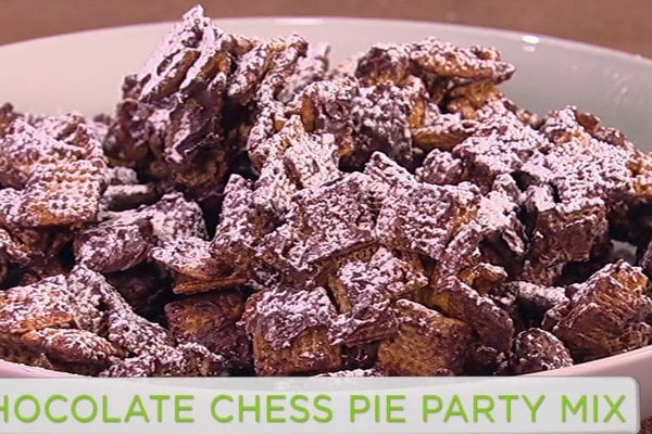 Watch chef Carla Hall show Anika Noni Rose of "The Quad" how to make chocolate chess pie party mix on the Tuesday, January 31, 2017 episode of "The Chew."