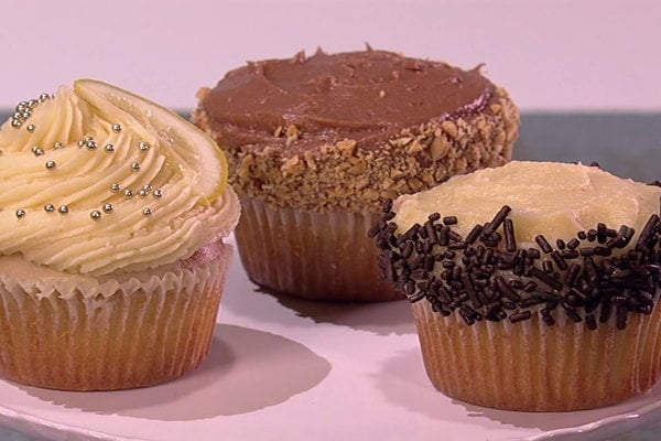 Learn how to make filled cupcakes! Watch chef Carla Hall show Clinton Kelly and fellow chefs Michael Symon and Mario Batali how to make filling and frosting on the Wednesday, March 8, 2017 episode of "The Chew."