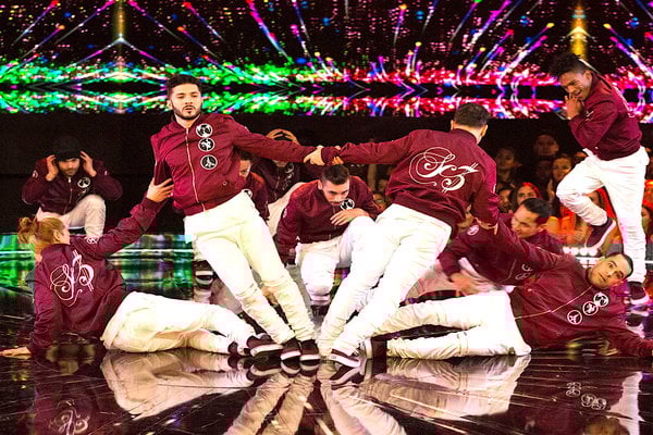 Watch World Of Dance Season 1 Episode 1 The Qualifiers 1 Videos: Tuesday, May 30, 2017. Meet B-boys Super Cr3w: Qualifiers. The 11 members of Team competitors Super Cr3w (from Venezuela, Korea, etc) performed to Coldplay's "Viva la Vida" in Night 1 of World of Dance's Qualifiers. It was phenomenal. They got a score of 88 and will be heading through to the next round. Congrats!