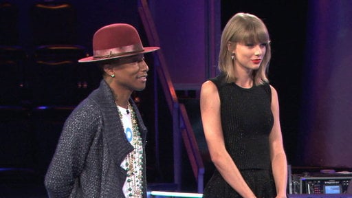 Taylor Swift and Pharrell Williams on "The Voice"!