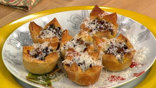 These stuffed mushroom puffs, Clinton Kelly made on "The Chew" look beyond delicious! Thanksgiving November 27, Turkey Day, The Chew November 7th, Candace Rose