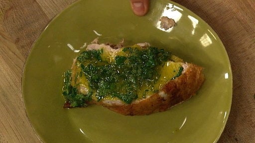 Daphne Oz and chef Michael Symon finish up Daphne's delicious easy oven roasted turkey on "The Chew"! Thanksgiving