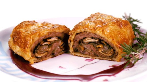 Learn how to make Clinton Kelly's mini beef wellingtons for your holiday party. Clinton shared this delicious recipe on "The Chew" on Wednesday, December 3rd.