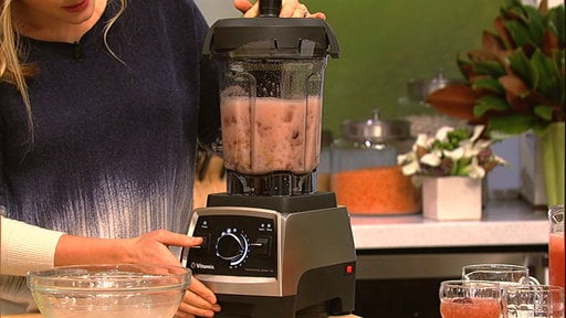 Daphne Oz shows us how to make her apricot old fashioned crush cocktail in her Vitamix 750 on the Thursday, December 18th episode of 'The Chew".