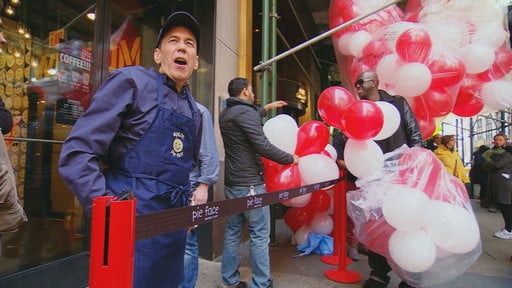Journalist Geraldo Rivera gave comedian Gilbert Gottfried was given the task of supervising balloons on "Celebrity Apprentice"! January 4 2015