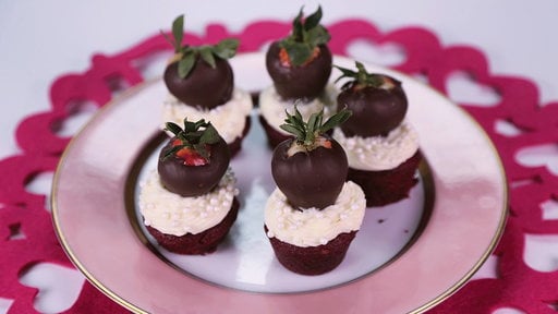 Learn how to make the delicious Strawberry Red Velvet Love Cakes that Sneh Kadakia and chef Carla Hall prepared on "The Chew" on Thursday, February 5th. This amazing dessert is perfect for Valentine's Day!
