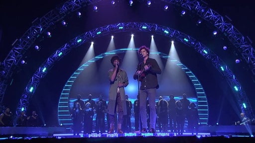 Watch American Idol season 14 Season Finale: Quentin Alexander and Vance Joy sing "Riptide"