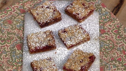 Learn how to make the delicious strawberry lemonade bars that chef Carla Hall made on "The Chew" on Monday, June 22, 2015.