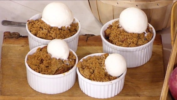 Watch Al Roker make a delicious apple crisp with a secret spice on the Friday, October 23, 2015 episode of the Today show! Image courtesy of Twitter.com/TodayShow