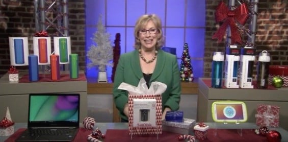 Tech reporter Andrea Smith joined Candace Rose for an interview to dish on the top tech gifts on her holiday list!