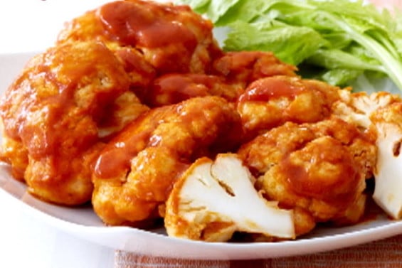 Watch registered dietitian Joy Bauer show you how to make healthy, easy and delicious cauliflower meatless buffalo wings with bleu cheese dip on the Today show.