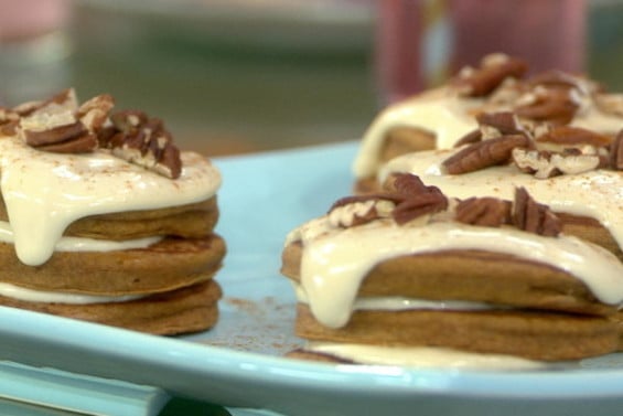 Watch renowned registered dietitian and "From Junk Food To Joy Food" author Joy Bauer show you how to make delicious low calorie strawberry cheesecake and cinna-yum cinnamon buns on the Monday, March 28, 2016 episode of the Today show.