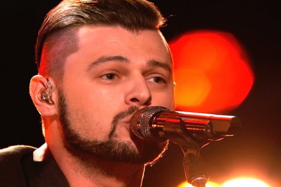 Watch The Voice Season 10 Episode 14 Live Playoffs Night One: See Blake Shelton's coach comeback Justin Whisnant sing country superstar Travis Tritt's hit song "Here's a Quarter (Call Someone Who Cares) on Monday, April 11, 2016.