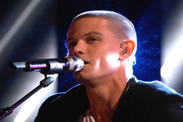 Watch The Voice Season 10 Live Top 9 Performances Episode 23: See talented singer Nick Hagelin of Team Christina Aguilera perform Drake's hit song "Hold On, We're Going Home" on Monday, May 9, 2016.
