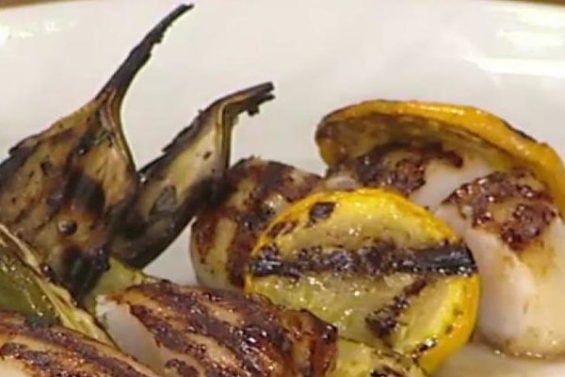 Watch "Iron Chef" alum Gregory Zakarian of Georgie restaurant in Beverly Hills show Kathie Lee Gifford and guest co-host Lori Loughlin how to make easy and delicious grilled scallops with squash and eggplant and a grilled tomato vinaigrette on the Tuesday, July 12, 2016 episode of the Today show.