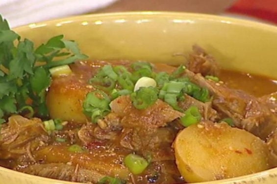 Watch Pati Jinich show Willie Geist how to make steak and potatoes in guajillo sauce on the Wednesday, September 14, 2016 episode of the Today show.