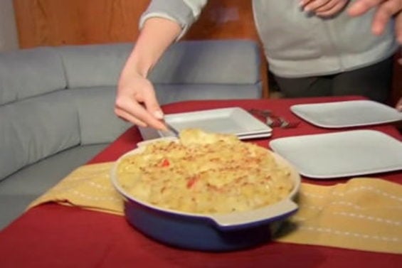 Watch Katie Lee make a delicious Turkey Day stove top mac and cheese with mushrooms on the Thursday, November 17, 2016 episode of the Today show.