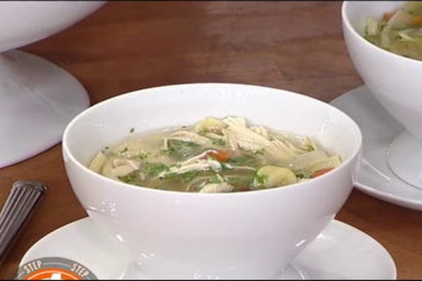 Watch award-winning chef Michel Nischan, founder of the nonprofit Wholesome Wave Foundation show Kathie Lee Gifford and Hoda Kotb how to make delicious chicken and dumplings on the 4th hour of Today with KLG and Hoda on Wednesday, November 30, 2016.