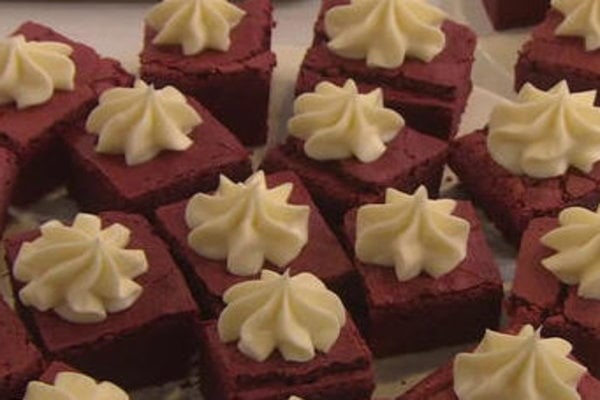 Watch the debutante farmer Elizabeth Heiskell show Matt Lauer how to make red velvet brownies and Mississippi mud brownies on the Thursday, February 16, 2017 episode of the Today show.