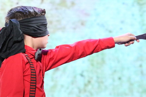 Watch Little Big Shots Season 2 Episode 6 Tiny Dancer Videos: Sunday, April 9, 2017. Meet Grennan and Charlotte Nealeigh (age 11 and 8). They're a brother and sister knife throwing duo! Grennan's the world's youngest professional knife thrower. See them talk to Steve Harvey about the family's "freak show" and watch them perform their act for the crowd.
