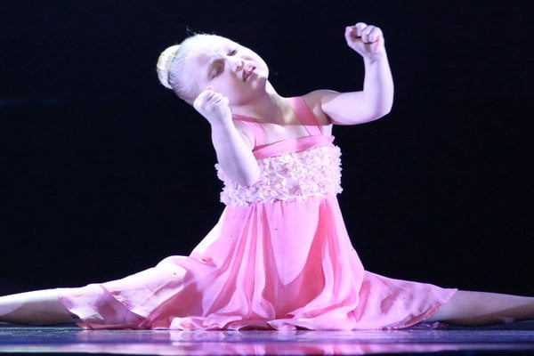 Watch Little Big Shots Season 2 Episode 6 Tiny Dancer Videos: Sunday, April 9, 2017. Meet talented seven year old dancer Paige Glenn of Murrieta, California! See Steve Harvey interview Paige, and watch her dance to Katy Perry's hit song "Rise." It was beautiful! This talented and gracious little lady thanked Steve for the opportunity. PS: She wants to be on broadway when she grows up!
