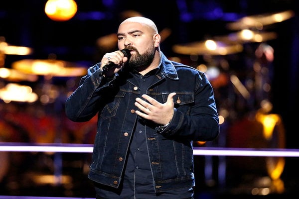 Watch The Voice Season 12 Episode 15 Knockouts Night 3 Videos: Monday, April 10, 2017. If you're a huge fan of Sia's hit song "Chandelier", you will absolutely LOVE Troy Ramey's (of Team Gwen Stefani) cover of the inspiring song. Be sure to watch the video below to see his great performance. Not only did he cover it brilliantly, but he is now headed to the live playoffs. Congrats to Troy!