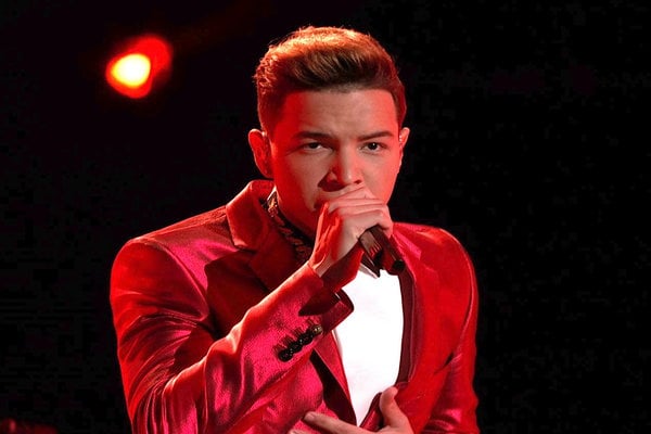Watch The Voice Season 12 Episode 23 Live Top 10 Performances Videos: Monday, May 8, 2017. Talented singer Mark Isaiah of Team Adam Levine covered Harry Styles' hit song "Sign of the Times" this evening (while also playing the piano). It was beautiful! Be sure to watch his brilliant performance below.