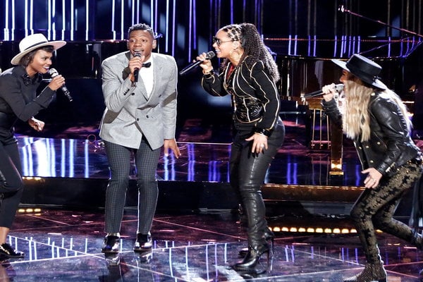 Watch The Voice Season 12 Episode 22 Live Top 11 Eliminations Videos: Tuesday, May 2, 2017. See Team Alicia (coach Alicia Keys, Chris Blue, Stephanie Rice and Vanessa Ferguson) sing Aretha Franklin's hit song "(You Make Me Feel Like) a Natural Woman."