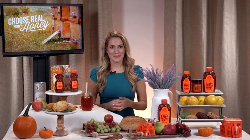 Certified wellness expert Robyn Youkilis joined Candace Rose for an interview to share healthy ways you can incorporate Nature Nate's raw and unfiltered honey into your diet and beauty routine.