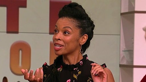 Watch This Is Us star Susan Kelechi Watson aka Beth Pearson show Clinton Kelly how to make delicious one-pot green chile chicken enchilada bake on the Tuesday, October 3, 2017 episode of The Chew.