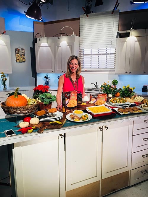 Parenting expert and mom, Colleen Burns of "Mom On The Run" joined Candace Rose for an interview to share meals for busy moms and dads just in time for fall. Image courtesy of Twitter.com/5Boys