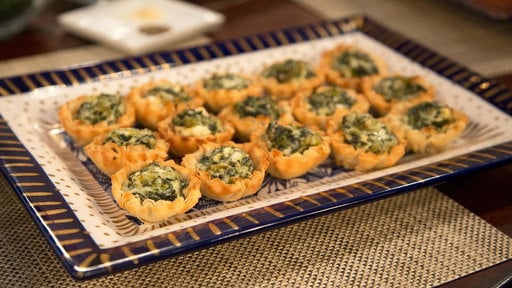Learn how to make 4 easy holiday appetizers! Watch "Southern Girl Meets Vegetarian Boy" cookbook author, chef and Food Network star Damaris Phillips show Megyn Kelly how to make baked brie, olives in a blanket, loaded potato cups, spinach and feta tarts (holiday appetizers) on the Thursday, December 14, 2017 episode of Megyn Kelly Today show.
