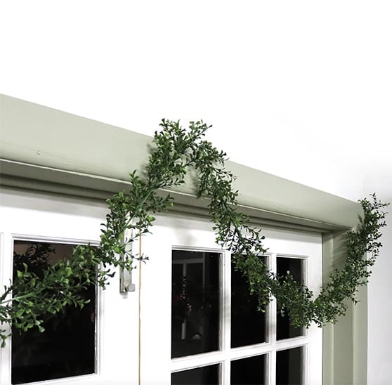 Gracie Oaks 9' Indoor/Outdoor Boxwood with 384 Tips Garland spring garlands