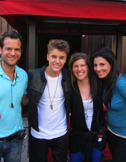 Reality TV producer, Karri-Leigh Mastrangelo joined Candace Rose Anderson of the website Candie Anderson to dish on working on shows such as The Bachelor, being a mom, and her blog. Here she is with singer, Justin Bieber.