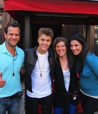 Reality TV producer, Karri-Leigh Mastrangelo joined Candace Rose Anderson of the website Candie Anderson to dish on working on shows such as The Bachelor, being a mom, and her blog. Here she is with singer, Justin Bieber.