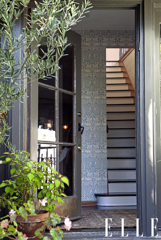 Door leading into Ginnifer Goodwin's LA bungalow. Photo credit: Hilary Walsh / ELLE