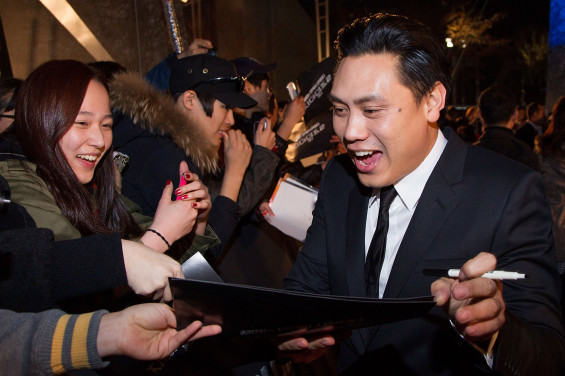 SEOUL, SOUTH KOREA - MARCH 11: South Korean actor Lee Byung-Hun poses with fans during the 'G.I. Joe - Retaliation' Seoul World Premiere at Times Square on March 11, 2013 in Seoul, South Korea. (Photo by Han Myung-Gu/Getty Images for Paramount Pictures) 