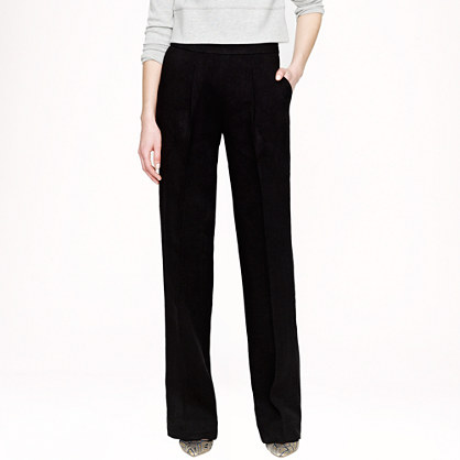  Pre- order Collection Italian linen trouser Pre- order Collection Italian linen trouser Pre- order Collection Italian linen trouser PRODUCT DETAILS We love the timeless look of traditional menswear trousers, so we stole the silhouette and updated it just for us (it has a slightly wider leg and sits lower on the hip). It's made from Italian linen with a basket-weave texture and finished with refined pleats for undeniable polish. Sits above hip. Relaxed through hip and thigh, with an easy, straight leg. 33" inseam. Italian linen. Dry clean. Import. PRE- ORDER COLLECTION ITALIAN LINEN TROUSER item a6416