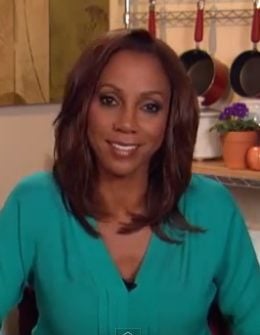 Actress Holly Robinson Peete joined Candace Rose to talk about the importance of breakfast, her kids and a possible return to "Mike & Molly"!