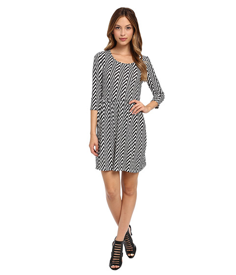Gabriella Rocha Chevron Sweater Knit Babydoll in ivory and black