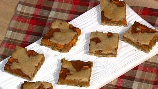 Chef Carla Hall shows us how to make the delicious sweet potato pie bars recipe that she made on "The Chew" on November 11th. 